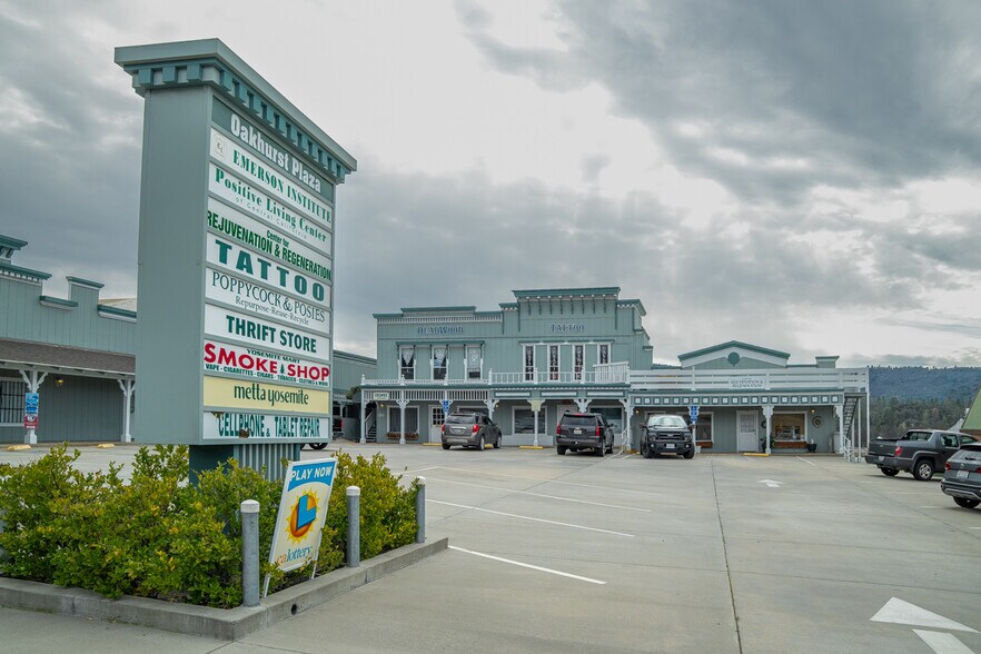 40359 Highway 41, Oakhurst, CA à vendre - Photo du bâtiment - Image 3 de 31