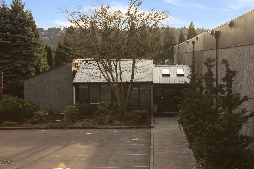 3901 SE Naef Rd, Portland, OR à louer - Photo du bâtiment - Image 2 de 23