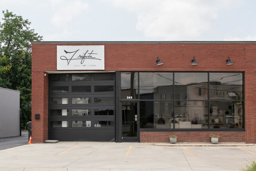 243 Walton Ave, Lexington, KY for lease - Building Photo - Image 2 of 18
