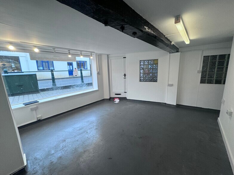 17-21 High St, Fordingbridge à louer - Photo du bâtiment - Image 2 de 3