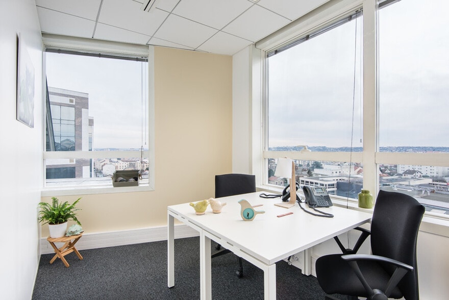 201 Rue Carnot, Fontenay-sous-Bois for lease - Interior Photo - Image 3 of 22