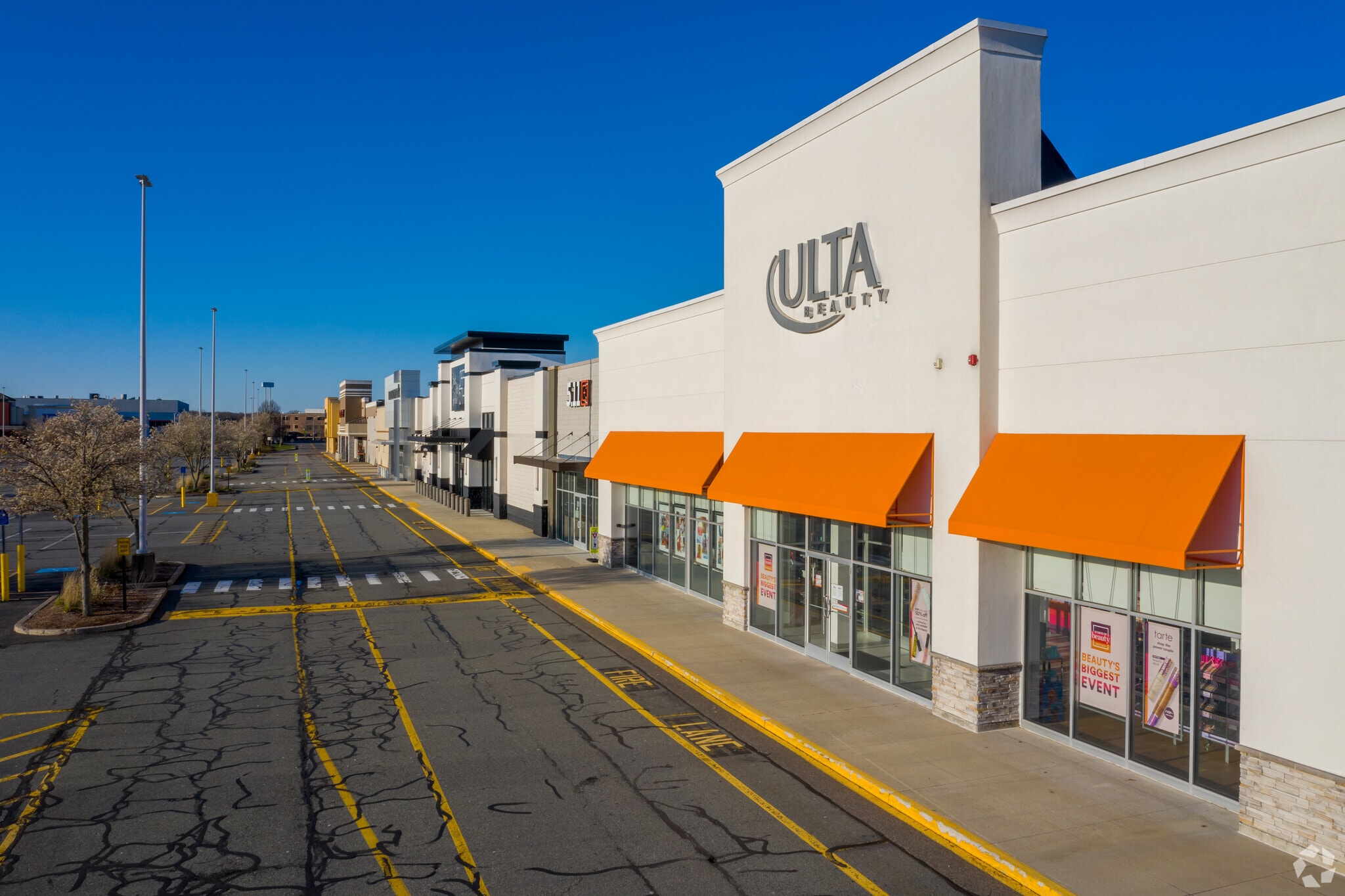 200-380 Grossman Dr, Braintree, MA for lease Building Photo- Image 1 of 14