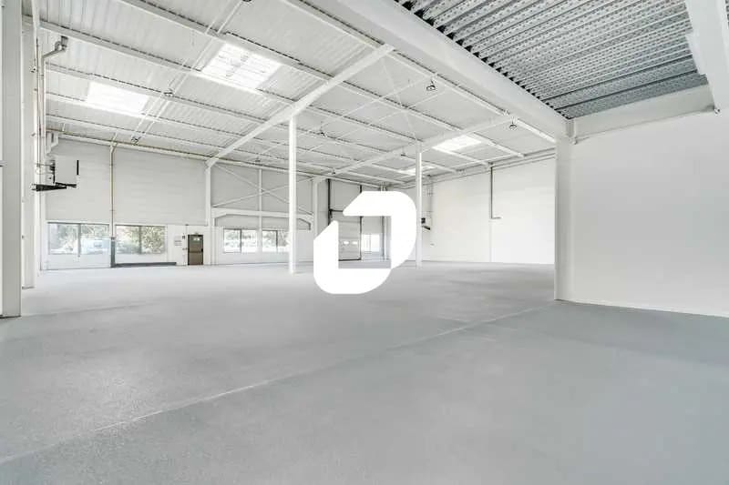 Flex in Le Blanc-Mesnil for lease - Interior Photo - Image 3 of 26