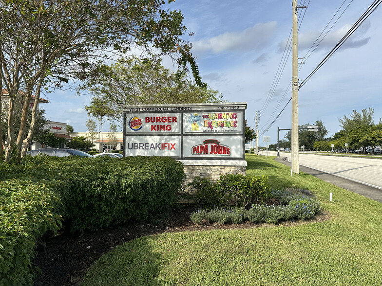 9400-9440 W Commercial Blvd, Fort Lauderdale, FL à louer - Photo du bâtiment - Image 3 de 4