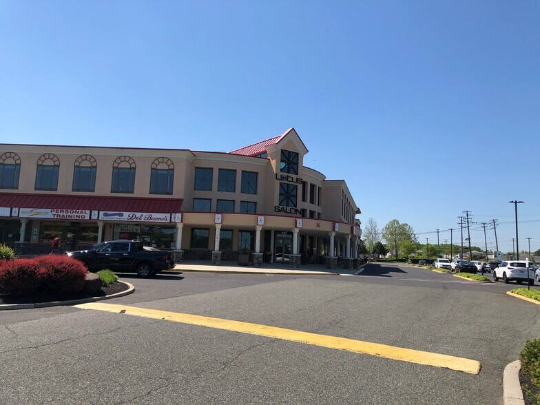 44 W Rt 70, Marlton, NJ à louer - Photo du bâtiment - Image 2 de 2