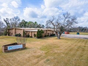 1950 Oday Rd, Pearland, TX for lease Interior Photo- Image 1 of 25