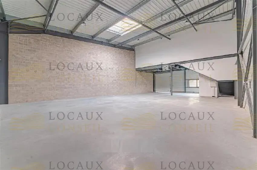 Flex in Cormeilles-en-Parisis for lease Interior Photo- Image 1 of 2