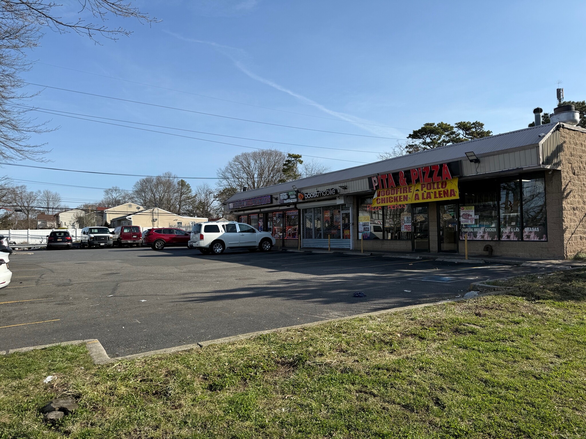 345 Washington Ave, Brentwood, NY à louer Photo du bâtiment- Image 1 de 9