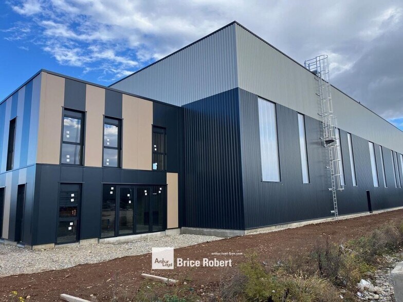 18 Rue Marcel Dassault, Genas à vendre - Photo du bâtiment - Image 3 de 5
