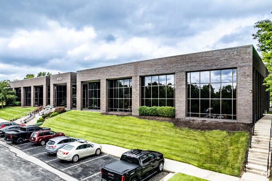 8101 College Blvd, Overland Park, KS à louer - Photo du bâtiment - Image 2 de 5