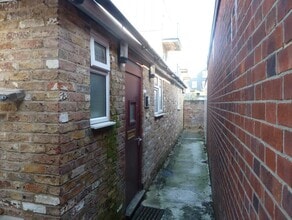 45 Victoria Rd, Surbiton for lease Building Photo- Image 1 of 1