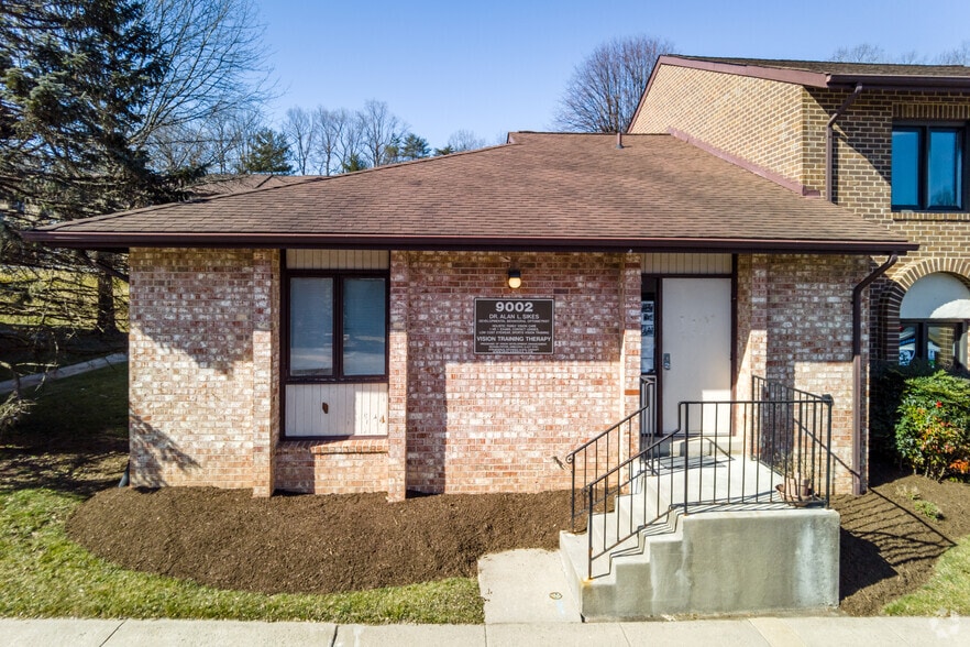 8990-9002 Fern Park Dr, Burke, VA for sale - Building Photo - Image 3 of 8