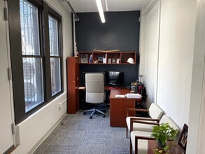 262 W 38th St, New York, NY for lease Interior Photo- Image 2 of 7