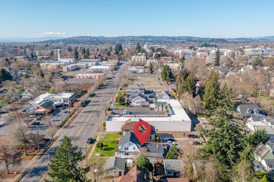 1607 State St, Salem, OR à louer - Photo du bâtiment - Image 3 de 19