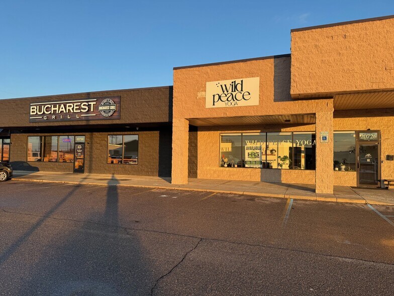 20658-20750 Hall Rd, Clinton Township, MI à louer - Photo du bâtiment - Image 2 de 4