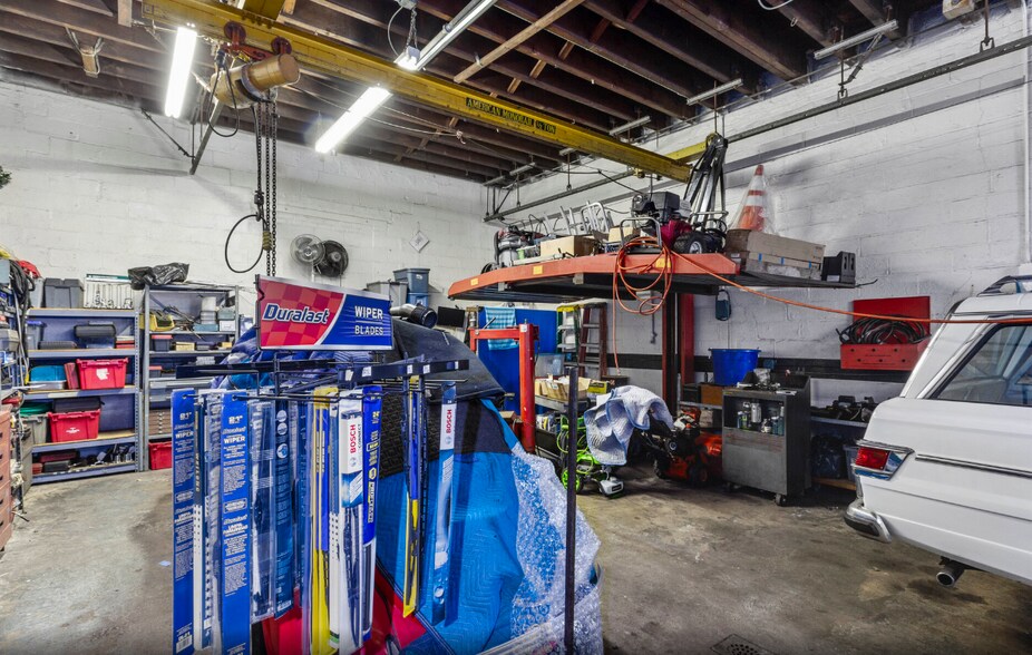 4914 25th Ave, Woodside, NY à vendre - Photo du bâtiment - Image 2 de 6