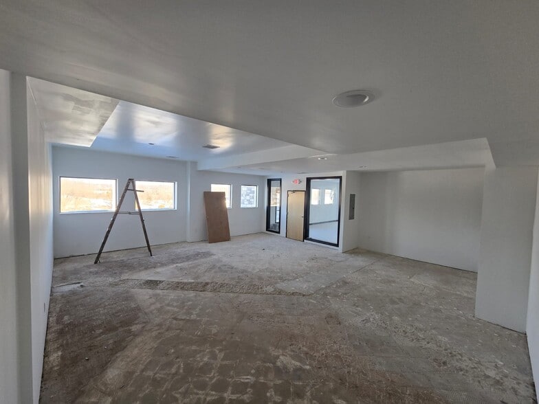 11400 Veterans Memorial Pky, Lake Saint Louis, MO for lease - Building Photo - Image 2 of 13