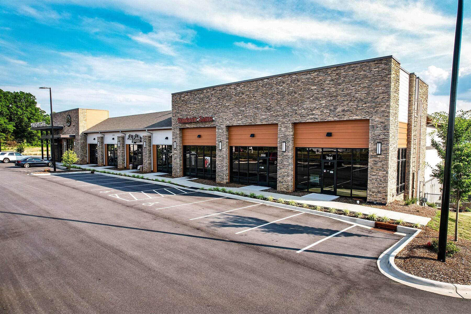 1995 Startown Rd, Hickory, NC à louer Photo du bâtiment- Image 1 de 2