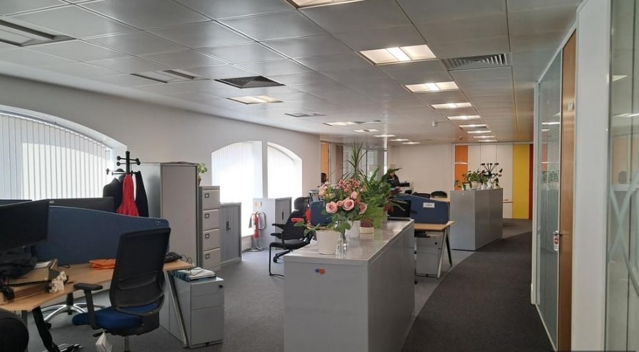 Guildford Rd, Leatherhead à louer Photo intérieure- Image 1 de 6