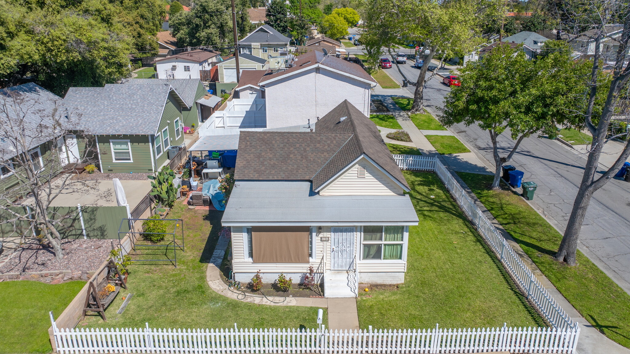 215 W Carroll Ave, Glendora, CA à vendre Photo du bâtiment- Image 1 de 12