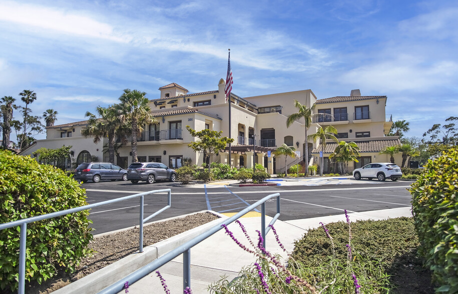 201 N Calle Cesar Chavez, Santa Barbara, CA à louer - Photo du bâtiment - Image 1 de 10