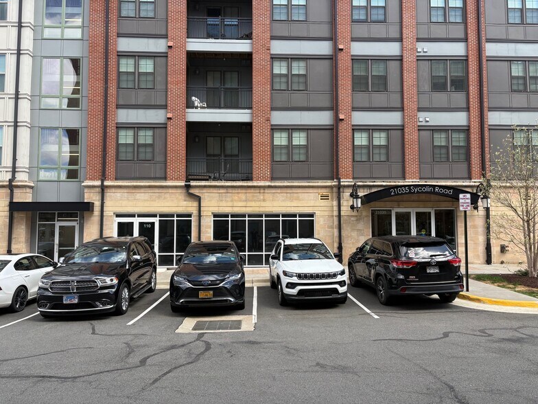 42775 Generation Dr, Ashburn, VA à louer - Photo du bâtiment - Image 1 de 3