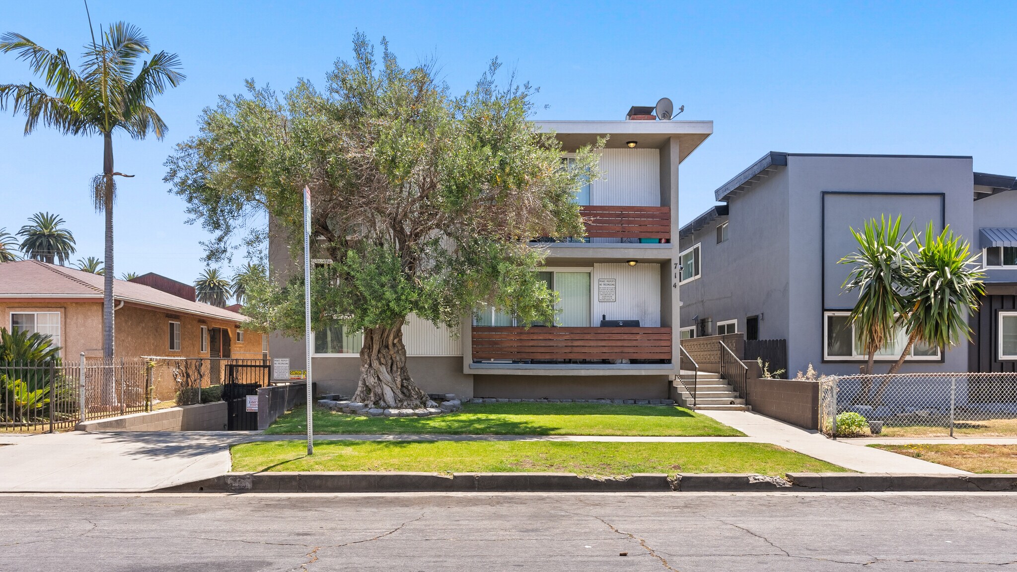 714 S Myrtle Ave, Inglewood, CA for sale Primary Photo- Image 1 of 11
