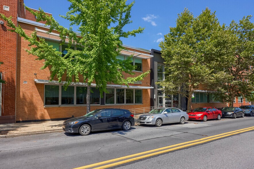 315 W James St, Lancaster, PA for lease - Building Photo - Image 3 of 9