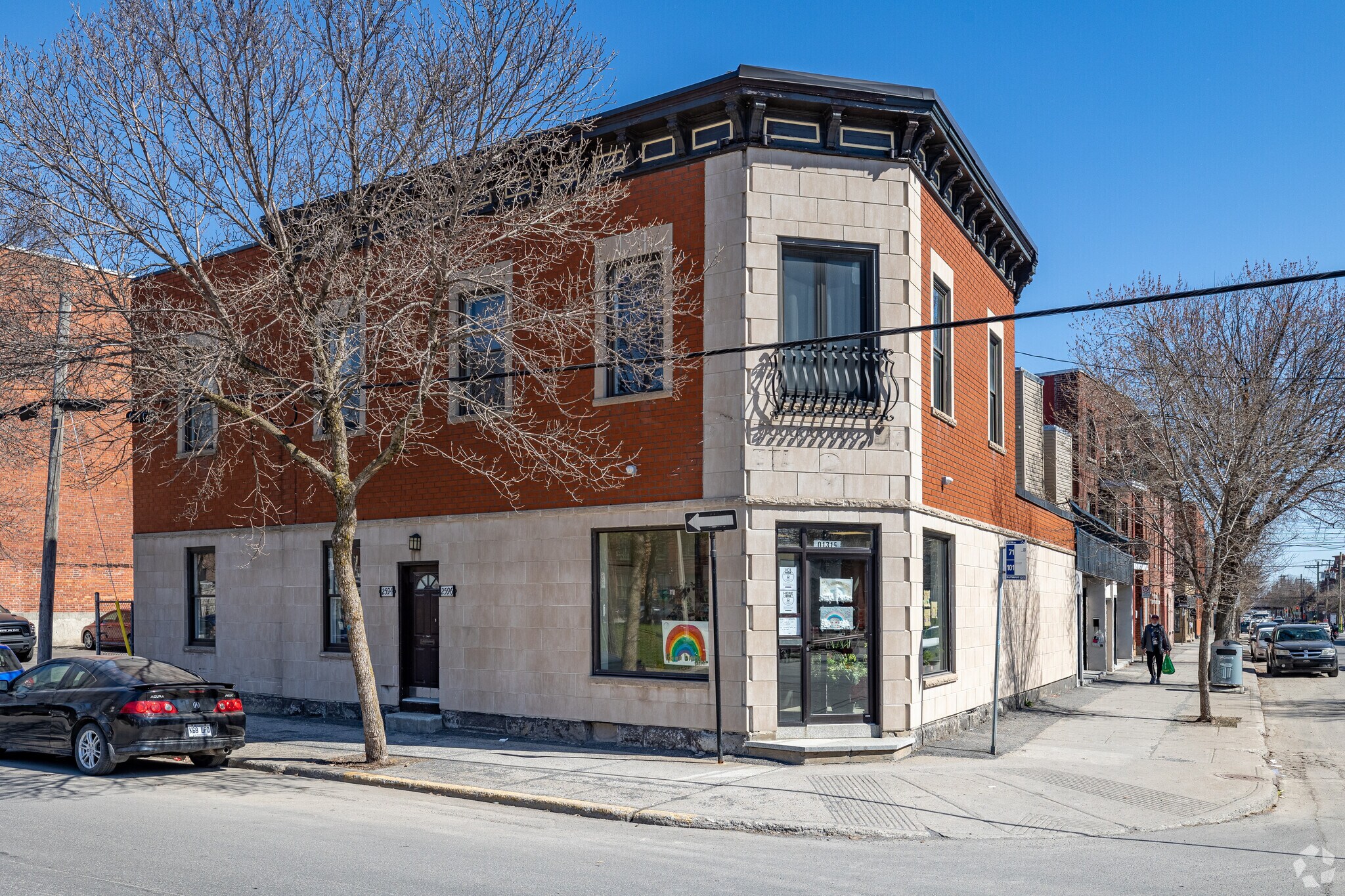 1315 Rue Charlevoix, Montréal, QC for sale Primary Photo- Image 1 of 1