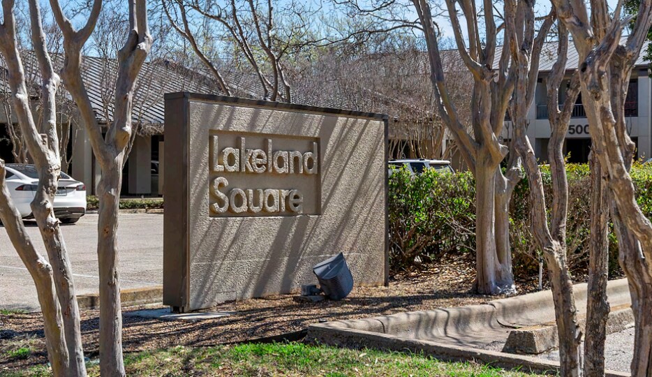 5020 Lakeland Cir, Waco, TX à louer - Photo du bâtiment - Image 1 de 6