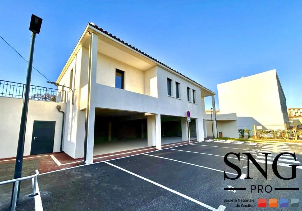 Avenue Georges Guynemer, Salon-de-Provence for lease Building Photo- Image 1 of 8