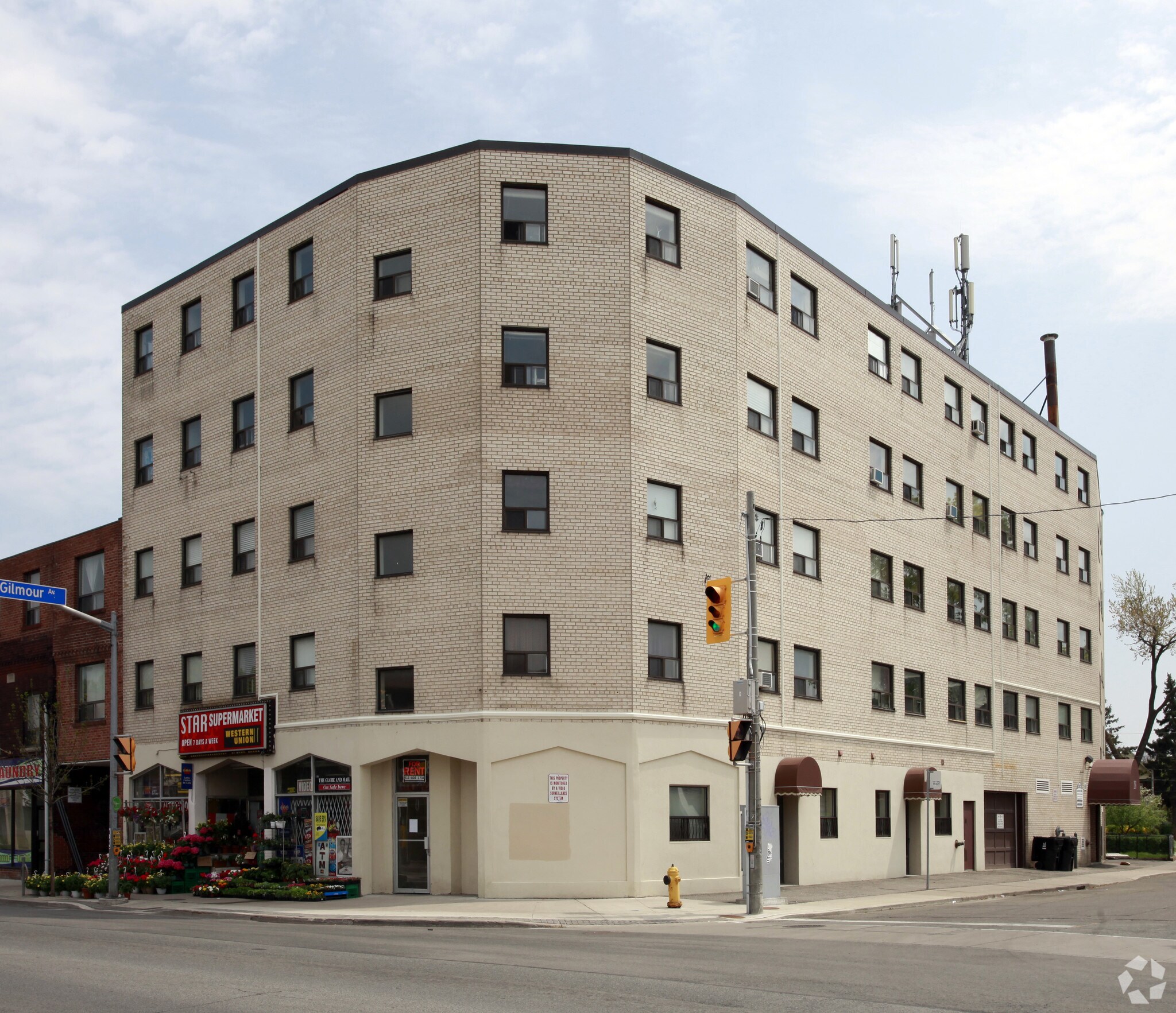 283 Gilmour Av, Toronto, ON à vendre Photo principale- Image 1 de 1