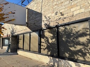 4210 W Irving Park Rd, Chicago, IL à louer Photo intérieure- Image 1 de 5