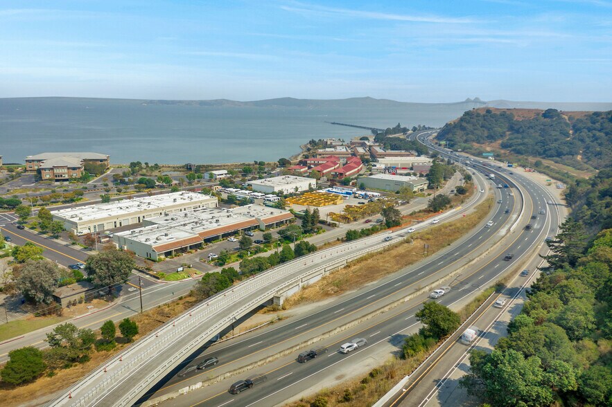 1925 Francisco Blvd E, San Rafael, CA à louer - Photo du bâtiment - Image 3 de 6
