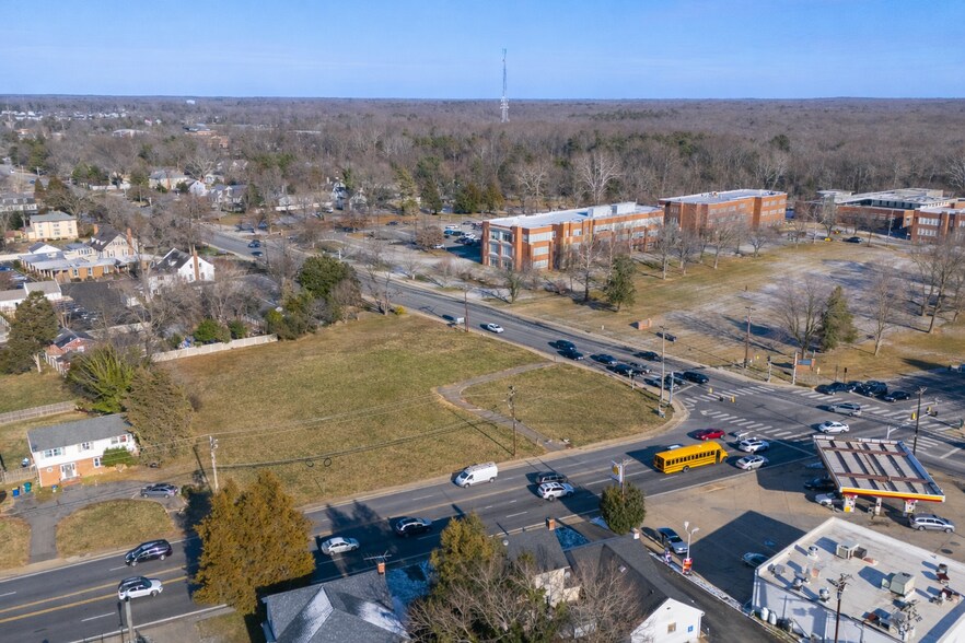 22915 Hollywood Rd, Leonardtown, MD à vendre - Photo du bâtiment - Image 3 de 6