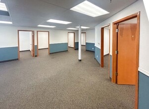 15800 SE Piazza Ave, Clackamas, OR for lease Interior Photo- Image 2 of 4