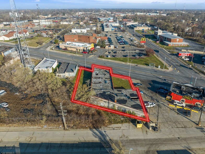 13633-13649 W Grand River Ave 3 Parcels portfolio of 3 properties for sale on LoopNet.ca - Primary Photo - Image 2 of 3