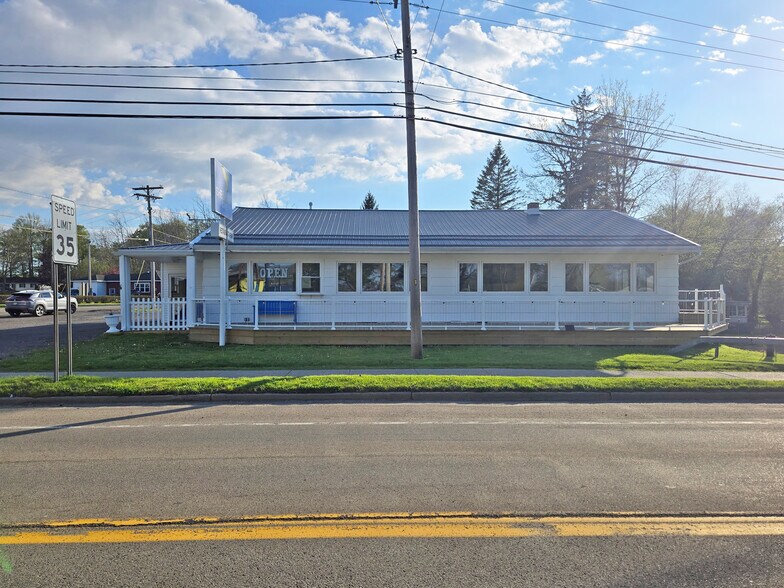 95 W Lake Rd, Mayville, NY à vendre - Photo du bâtiment - Image 1 de 50