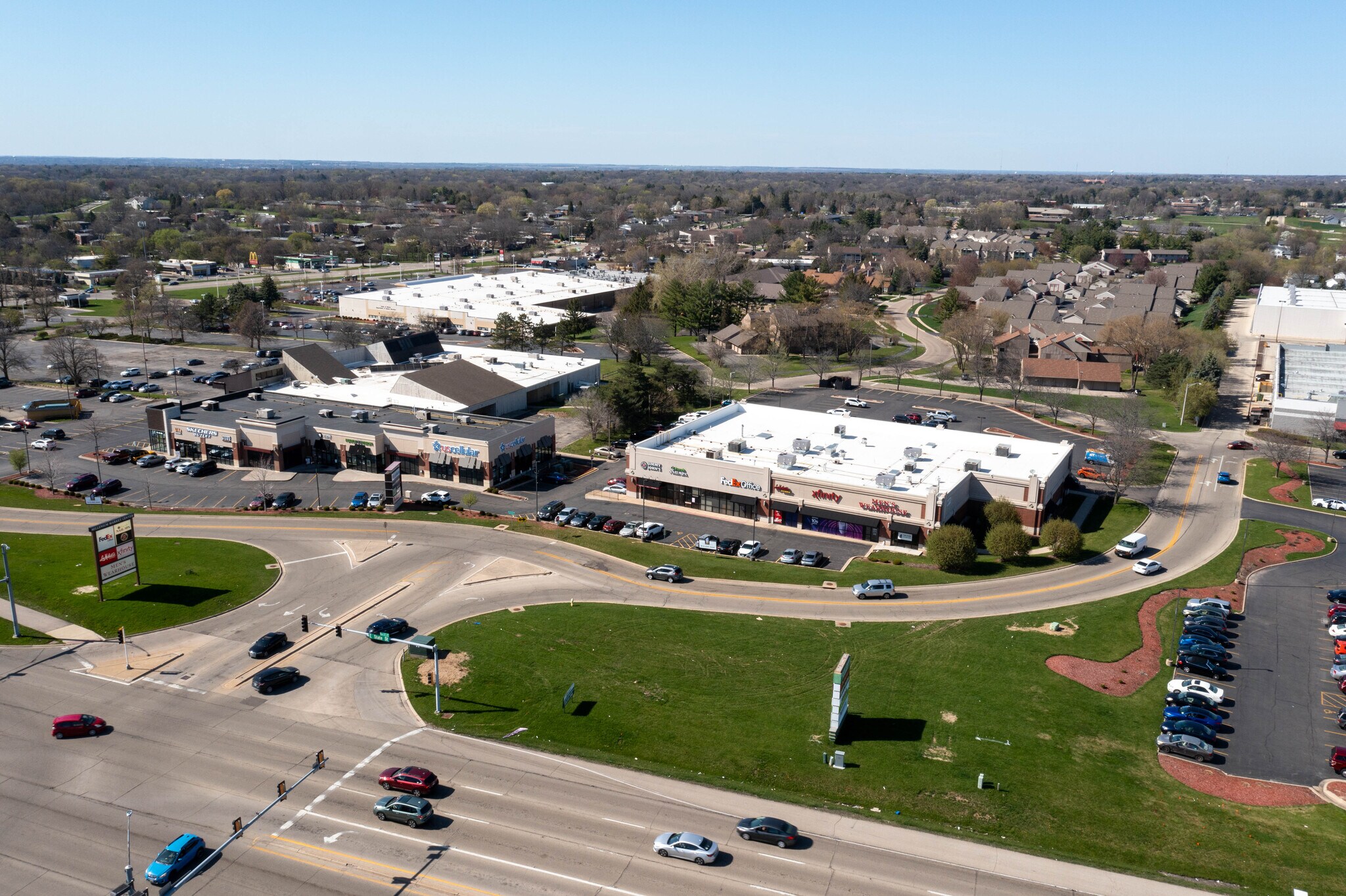 6150 E State St, Rockford, IL à louer Photo principale- Image 1 de 4