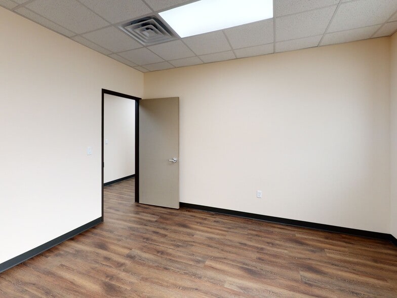 5509 Kingpin Dr, Corpus Christi, TX for sale - Interior Photo - Image 3 of 7