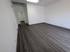 2670 Chandler Ave, Las Vegas, NV for lease Interior Photo- Image 2 of 7