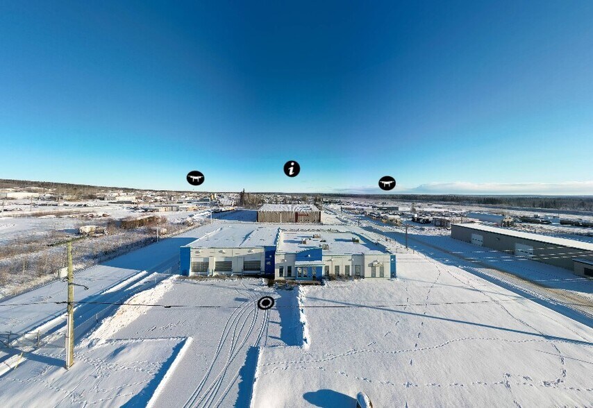 4404 55th St, Fort Nelson, BC à louer - Photo du bâtiment - Image 2 de 2