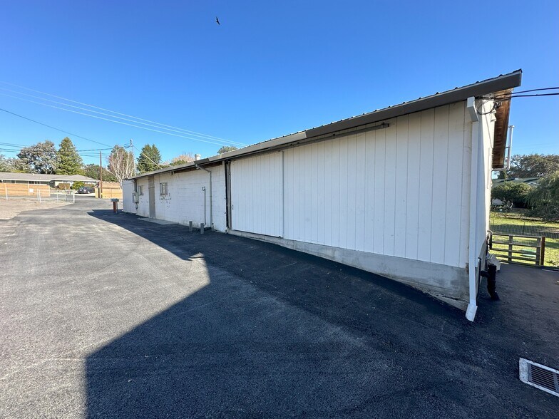 1285 Skillman Ln, Petaluma, CA à louer - Photo du bâtiment - Image 3 de 12