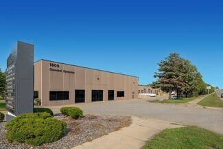 Plus de détails pour 1800 Cliff Rd E, Burnsville, MN - Industriel à louer