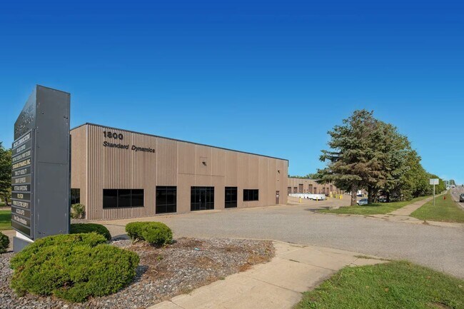 Plus de détails pour 1800 Cliff Rd E, Burnsville, MN - Industriel à louer