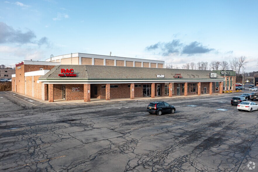 3400 Monroe Ave, Rochester, NY à louer - Photo du bâtiment - Image 3 de 18