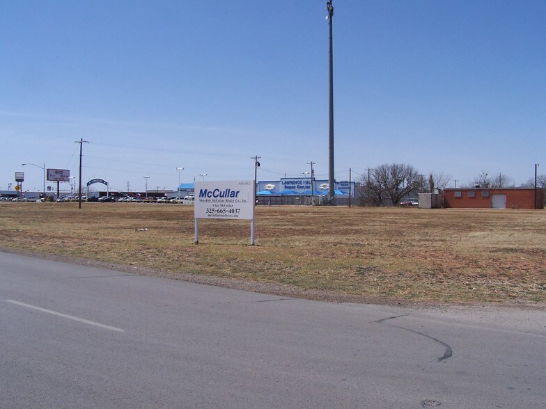 326 N Clack St, Abilene, TX à louer - Photo du bâtiment - Image 3 de 7