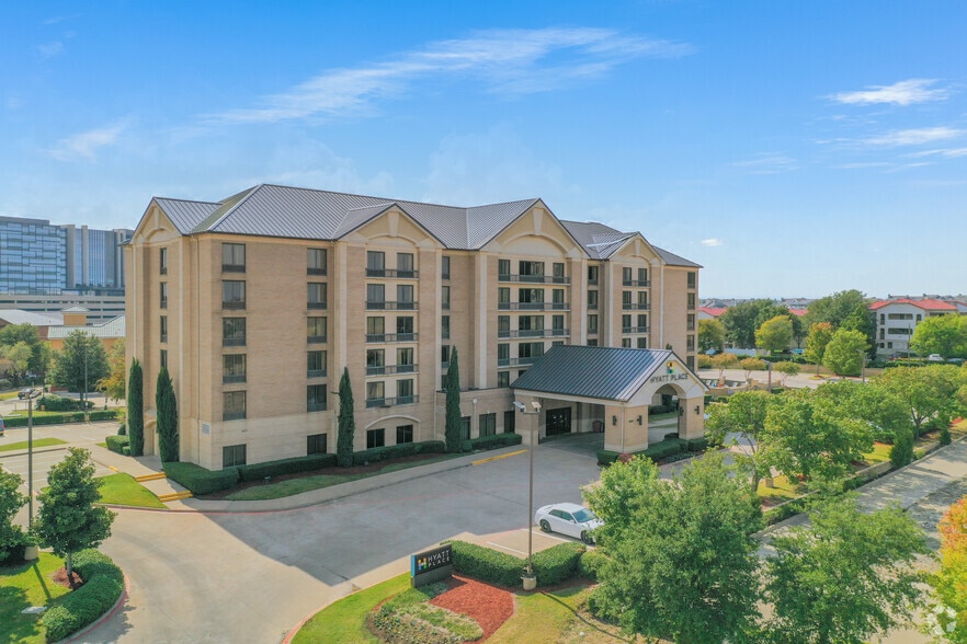 5455 Green Park Dr, Irving, TX for sale - Primary Photo - Image 1 of 22