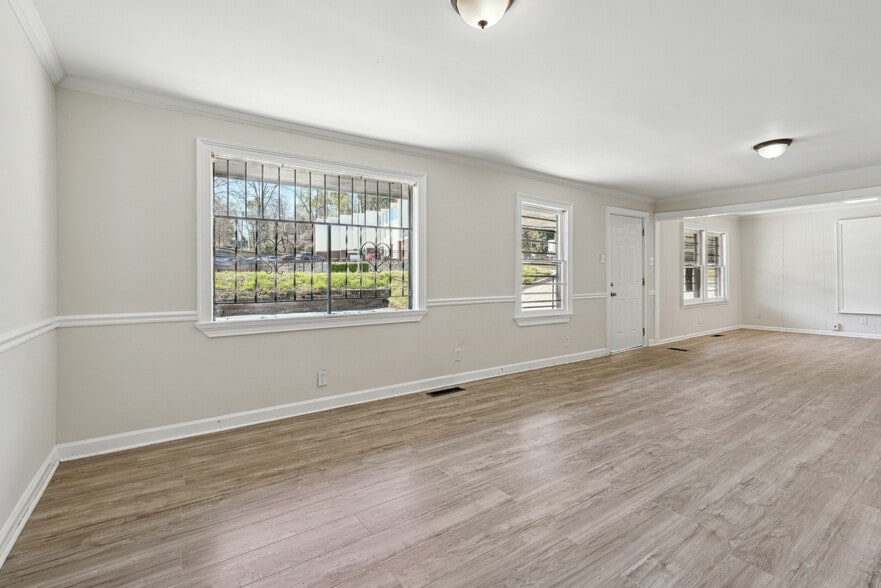 401 SW Cleveland Ave, Atlanta, GA for sale - Building Photo - Image 2 of 35