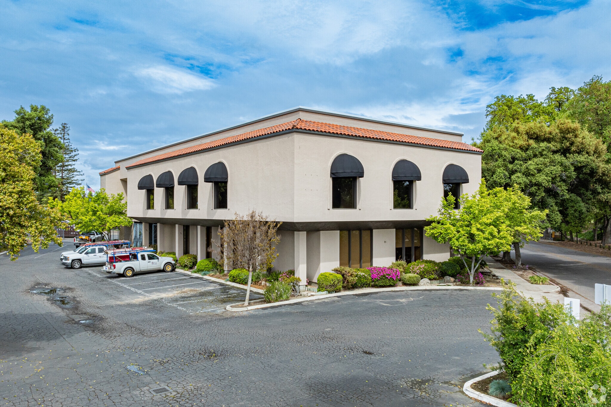 3120-3132 W Main St, Visalia, CA for lease Primary Photo- Image 1 of 8